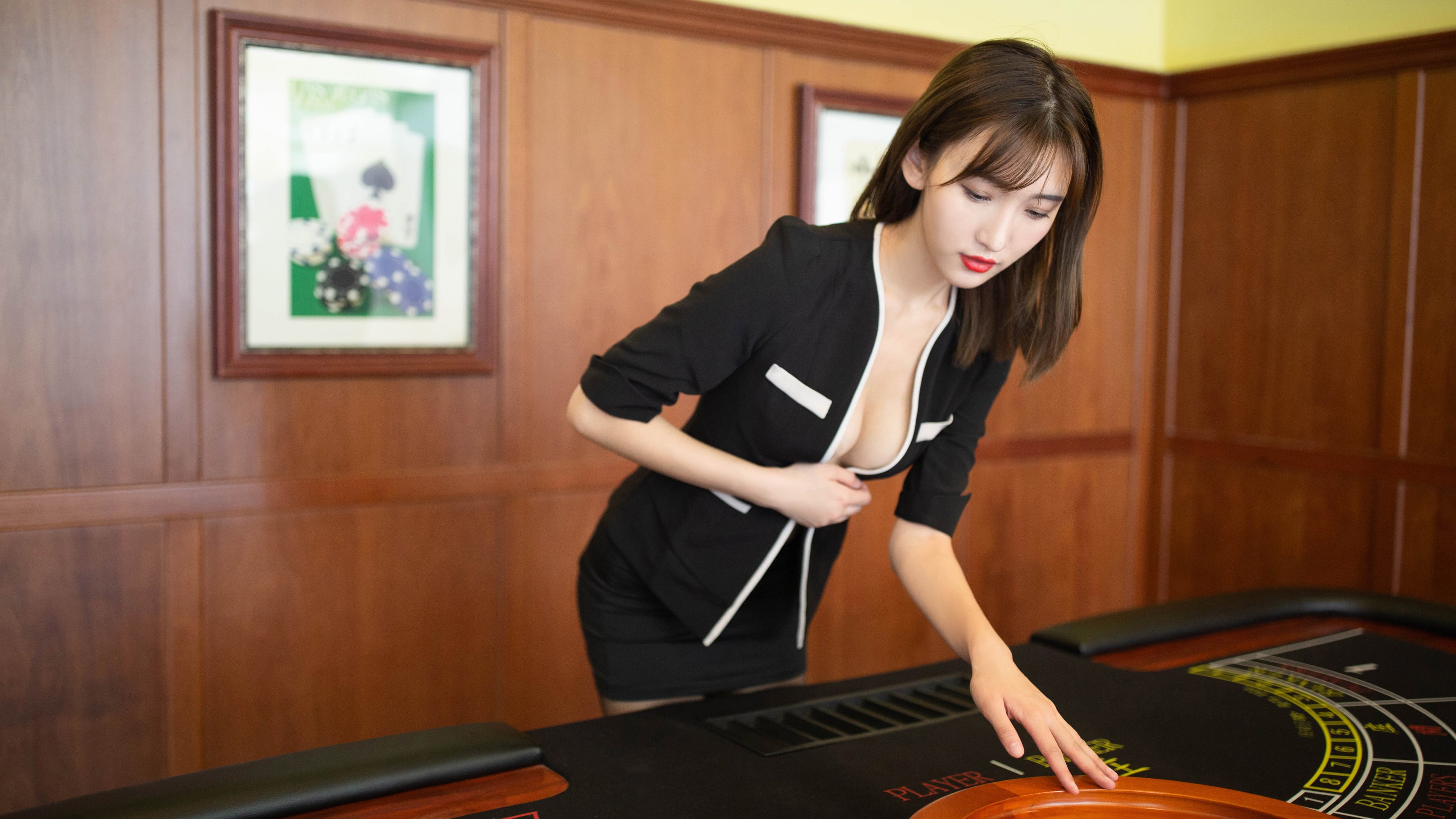 塞尔维亚女篮在欧洲锦标赛中表现优异，期待夺得冠军奖杯，塞尔维亚女篮球